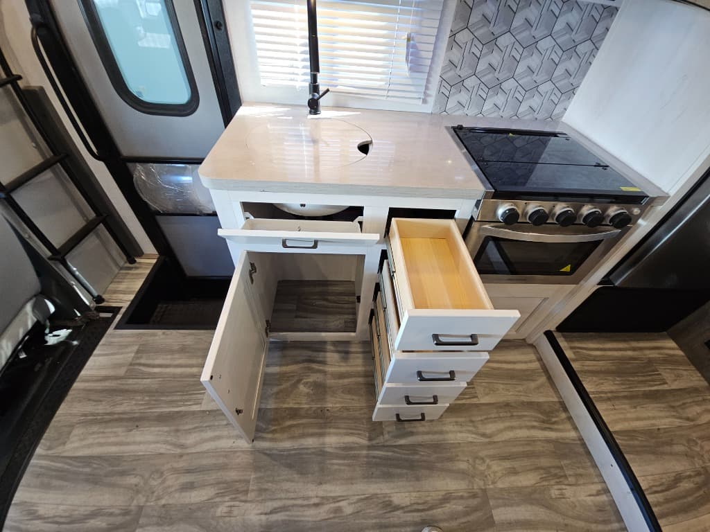 2025 Gulf Stream 2025 Gulf Stream Conquest - thumbnail 33