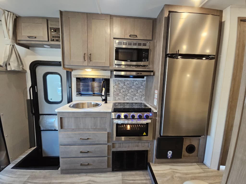 2025 Gulf Stream 2025 Gulf Stream Conquest - thumbnail 23