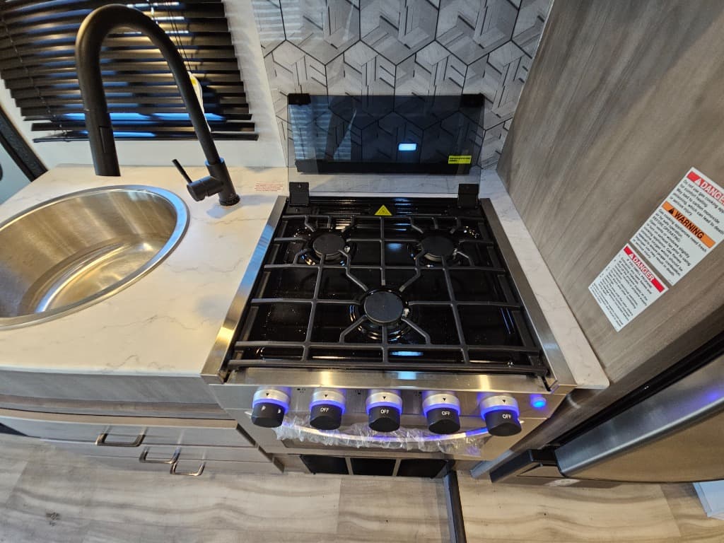 2025 Gulf Stream 2025 Gulf Stream Conquest - thumbnail 28