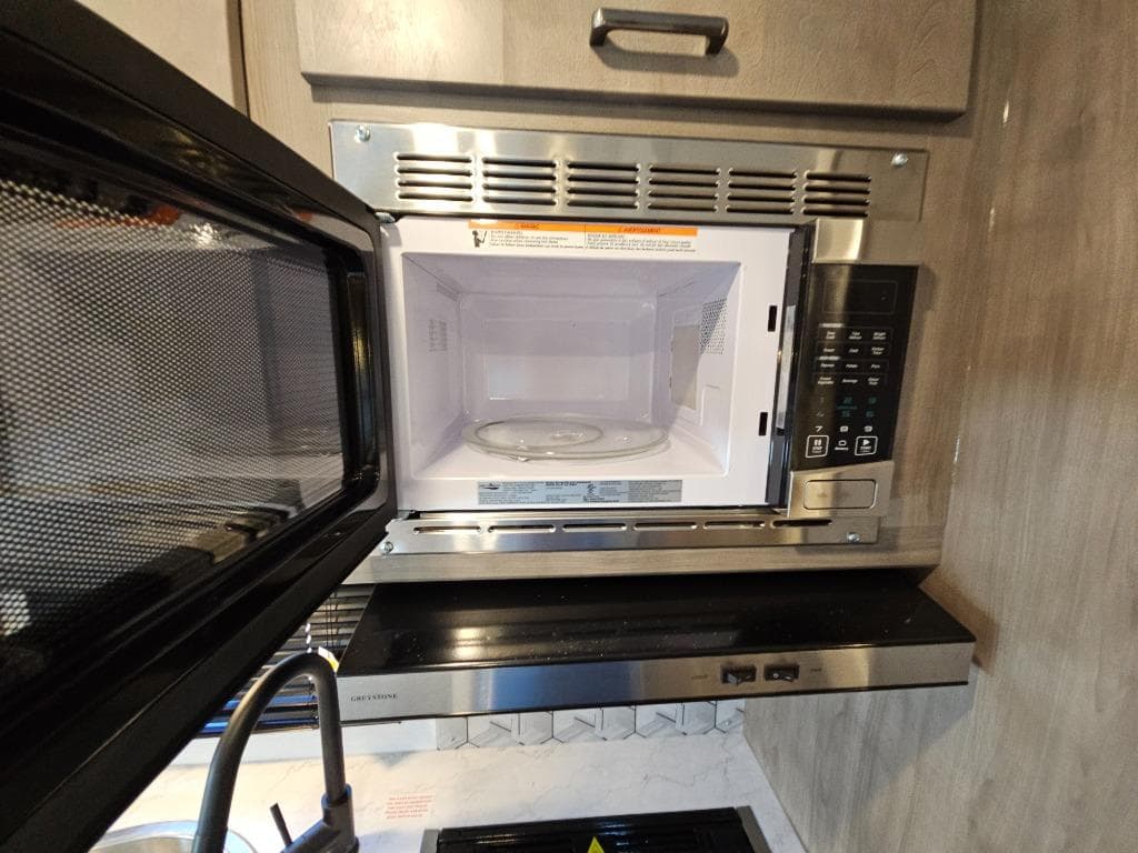 2025 Gulf Stream 2025 Gulf Stream Conquest - thumbnail 25