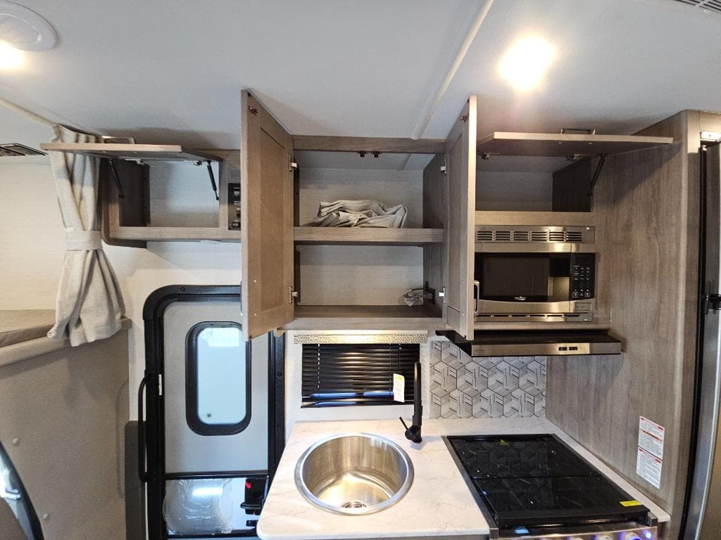 2025 Gulf Stream 2025 Gulf Stream Conquest - thumbnail 27