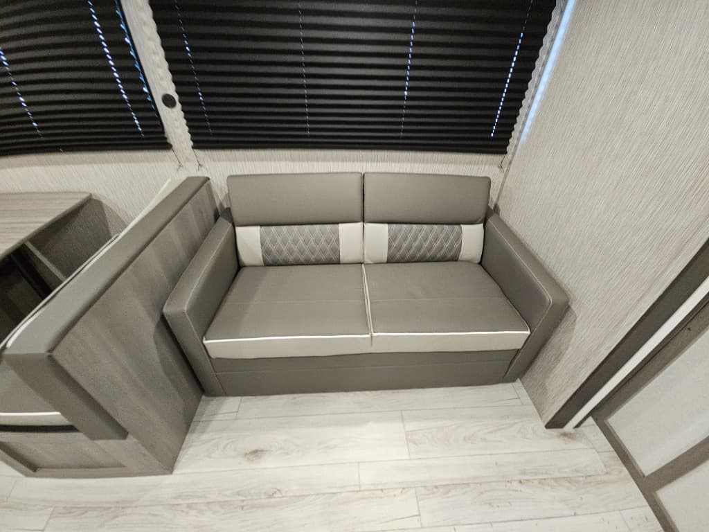 2025 Keystone RV 2025 Keystone RV Hideout - thumbnail 10