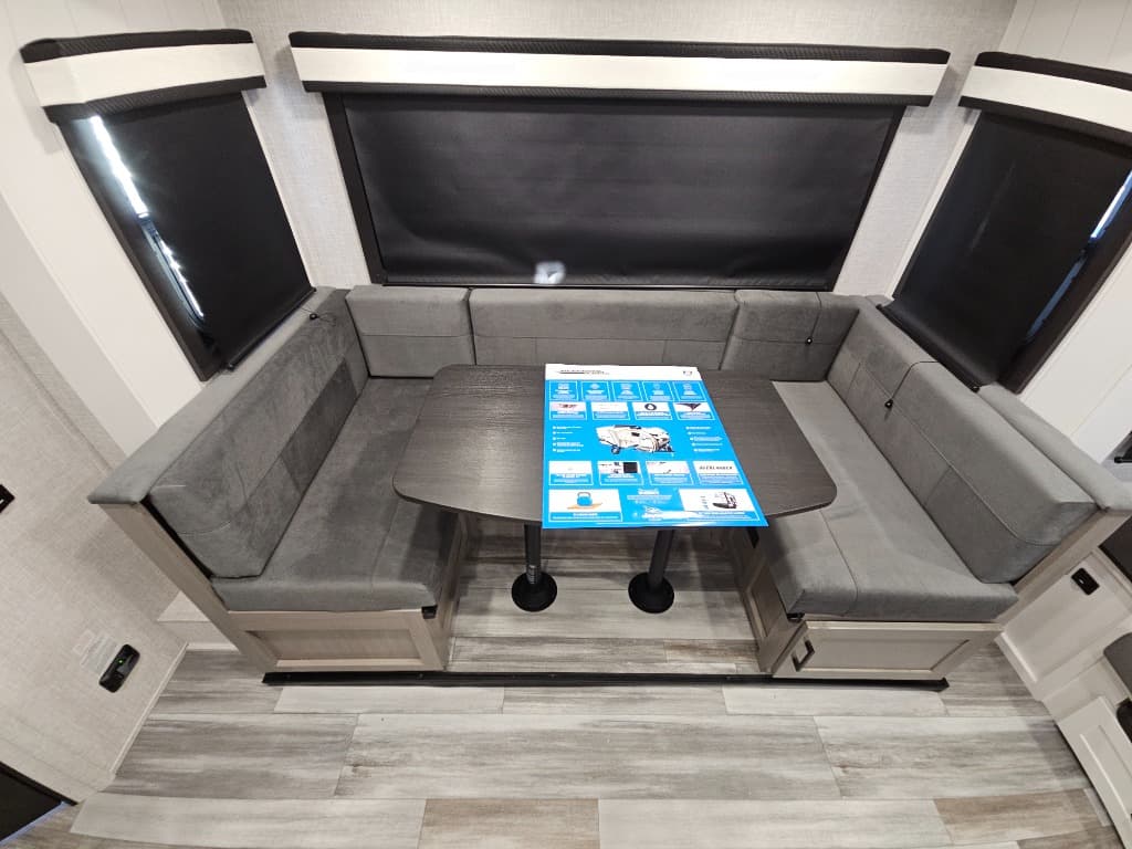 2025 Jayco 2025 Jayco Jay Feather - thumbnail 14