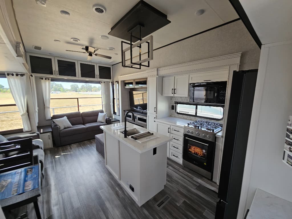 2025 Jayco 2025 Jayco Jay Flight Bungalow - thumbnail 4