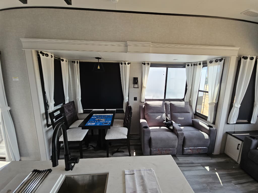 2025 Jayco 2025 Jayco Jay Flight Bungalow - thumbnail 6