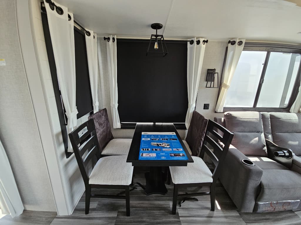 2025 Jayco 2025 Jayco Jay Flight Bungalow - thumbnail 7