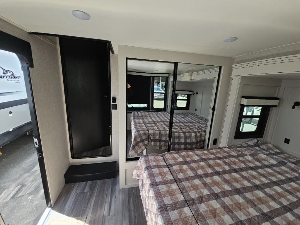 2025 Jayco 2025 Jayco Jay Flight Bungalow - thumbnail 25