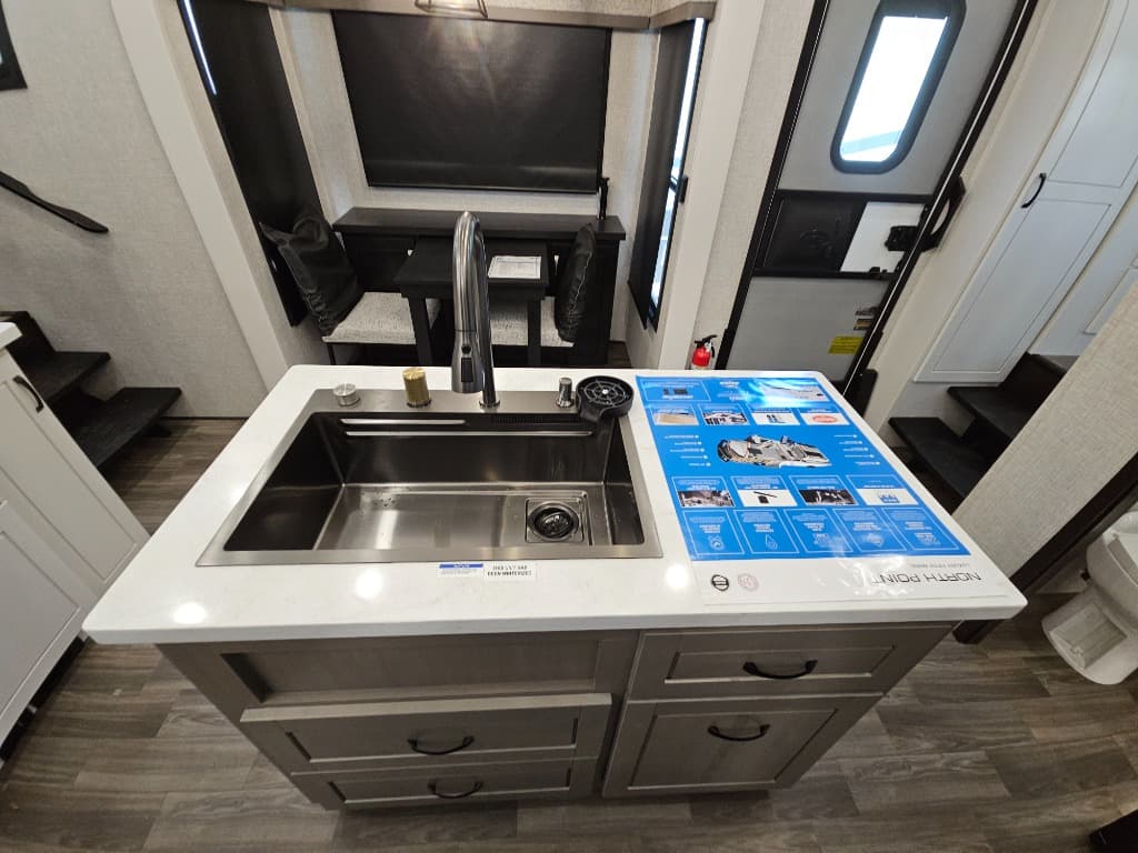 2025 Jayco 2025 Jayco North Point - thumbnail 14