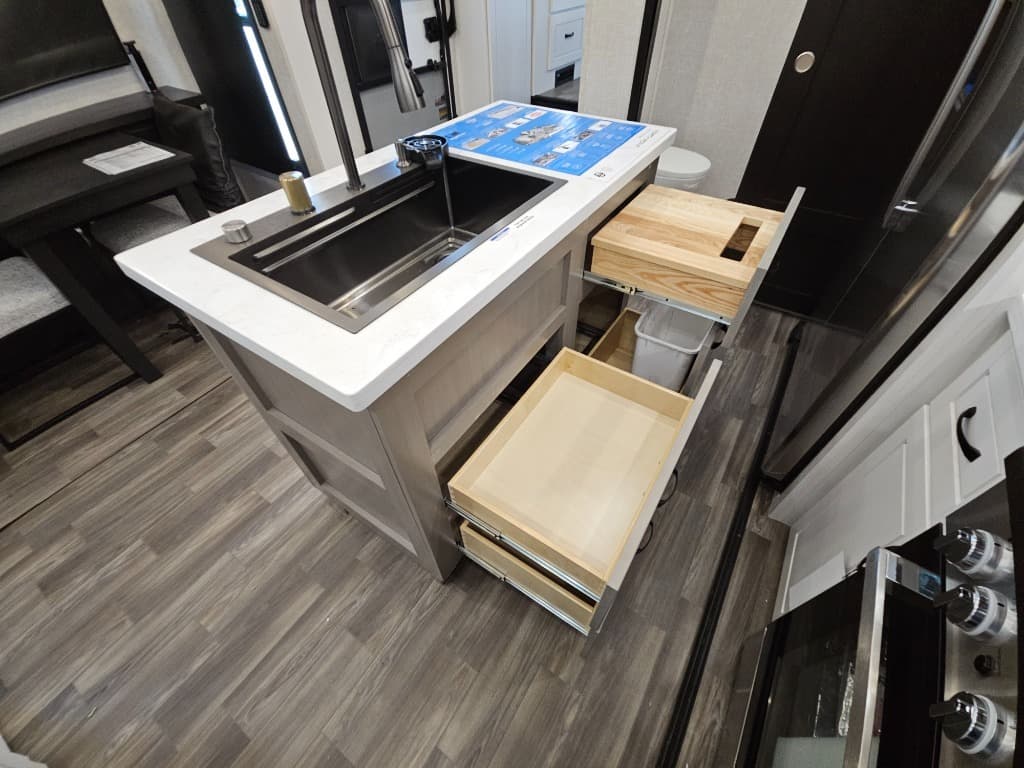 2025 Jayco 2025 Jayco North Point - thumbnail 15