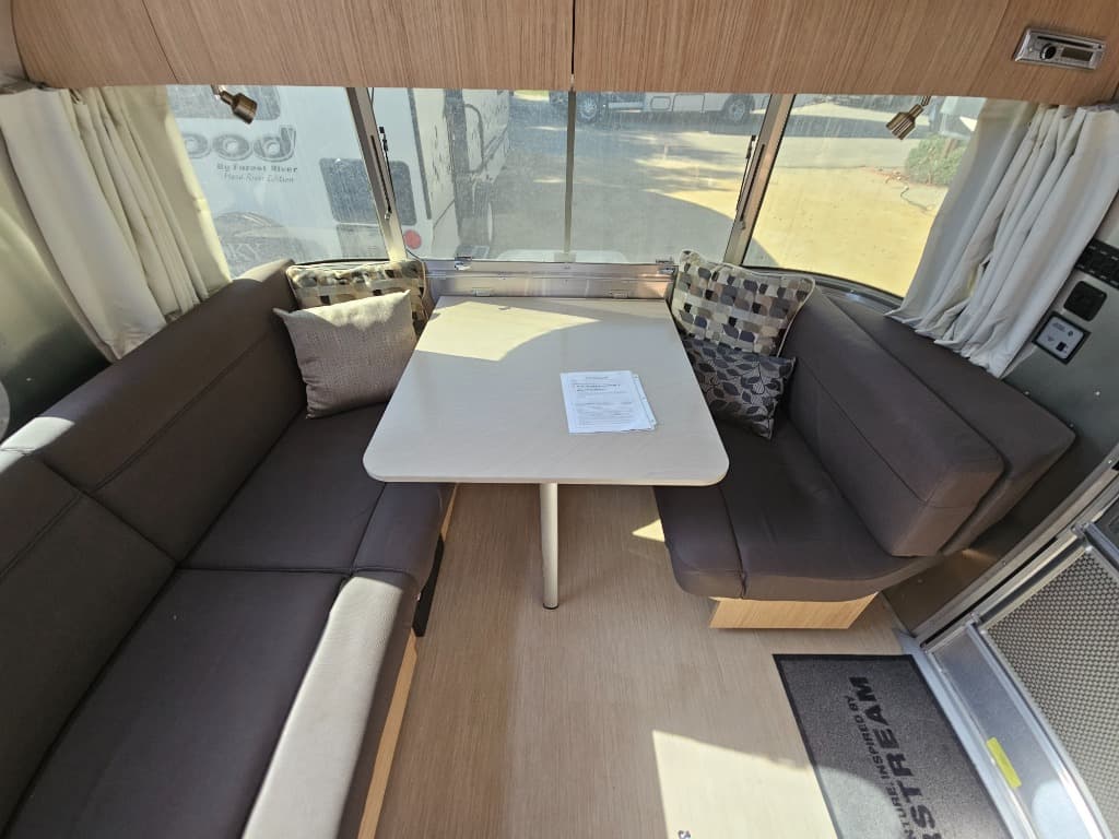 2019 Airstream 2019 Airstream Flying Cloud - thumbnail 11
