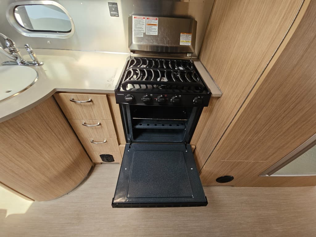 2019 Airstream 2019 Airstream Flying Cloud - thumbnail 21