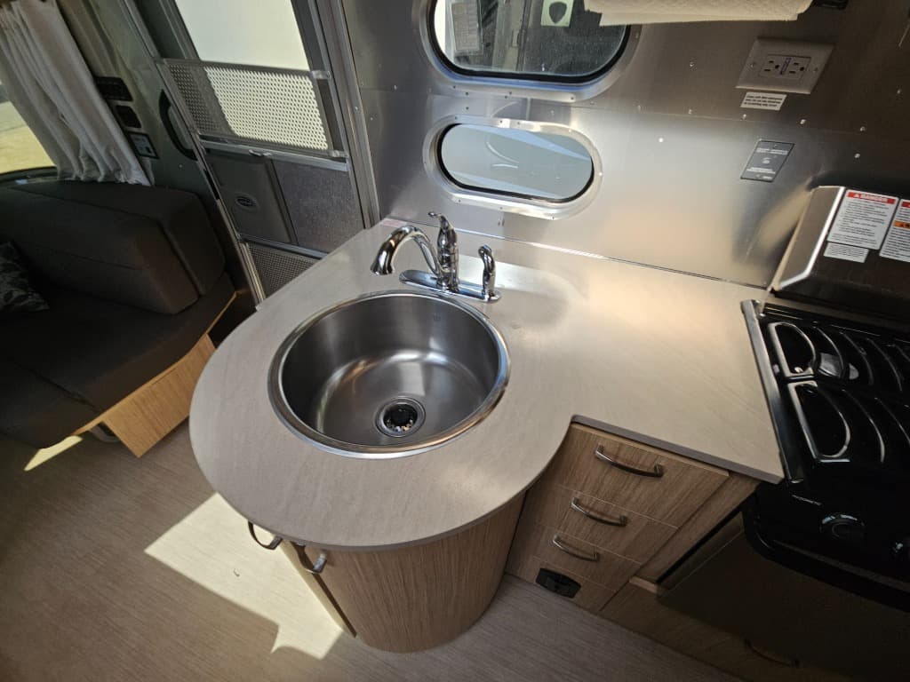 2019 Airstream 2019 Airstream Flying Cloud - thumbnail 22