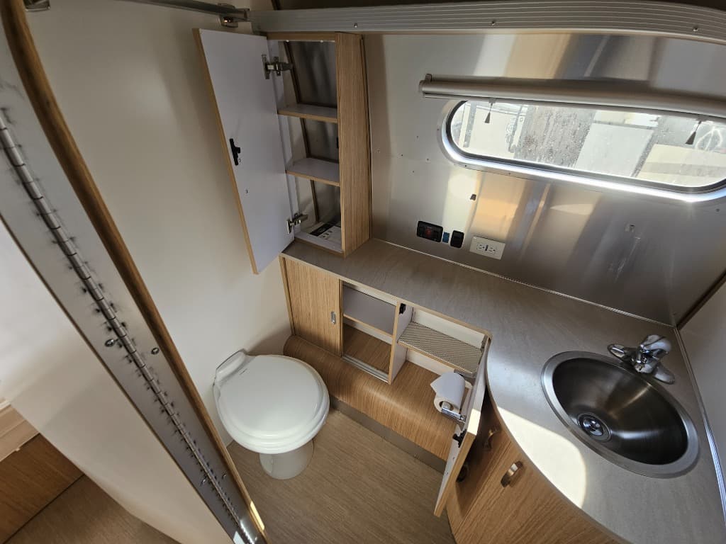 2019 Airstream 2019 Airstream Flying Cloud - thumbnail 27