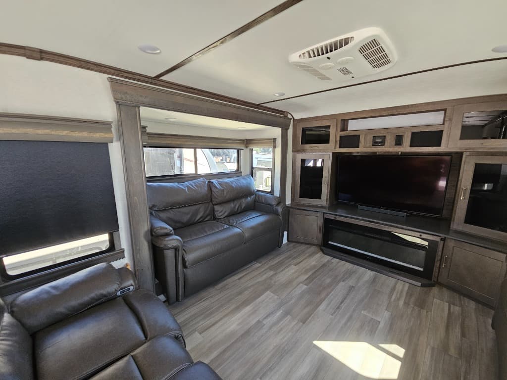 2022 Alliance RV 2022 Alliance RV Paradigm - thumbnail 22