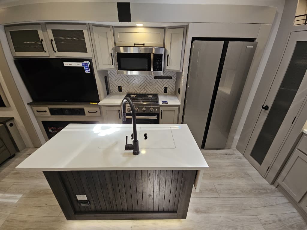 2025 Keystone RV 2025 Keystone RV Montana High Country - thumbnail 21