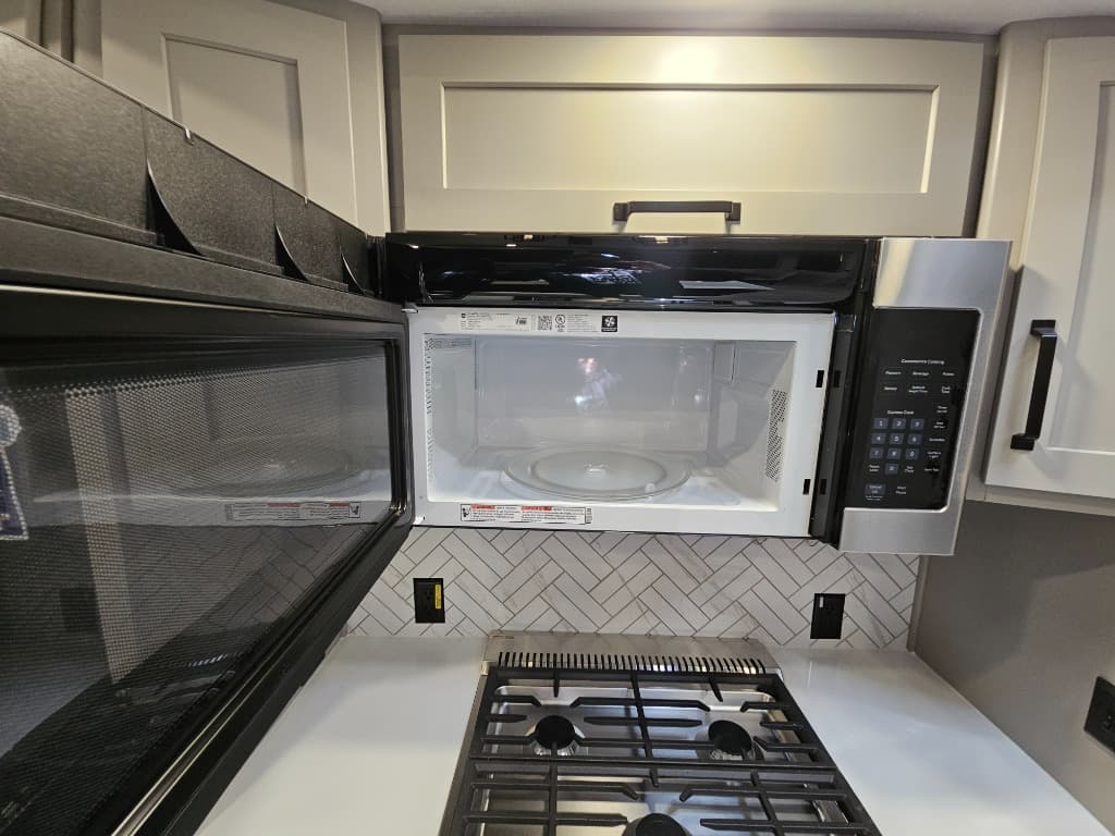 2025 Keystone RV 2025 Keystone RV Montana High Country - thumbnail 23