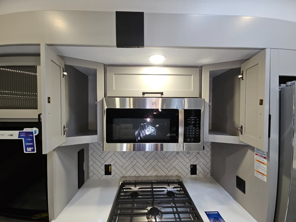 2025 Keystone RV 2025 Keystone RV Montana High Country - thumbnail 24