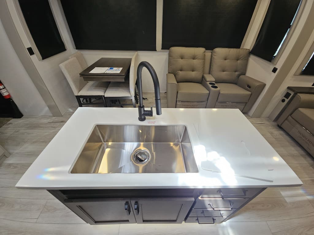 2025 Keystone RV 2025 Keystone RV Montana High Country - thumbnail 28