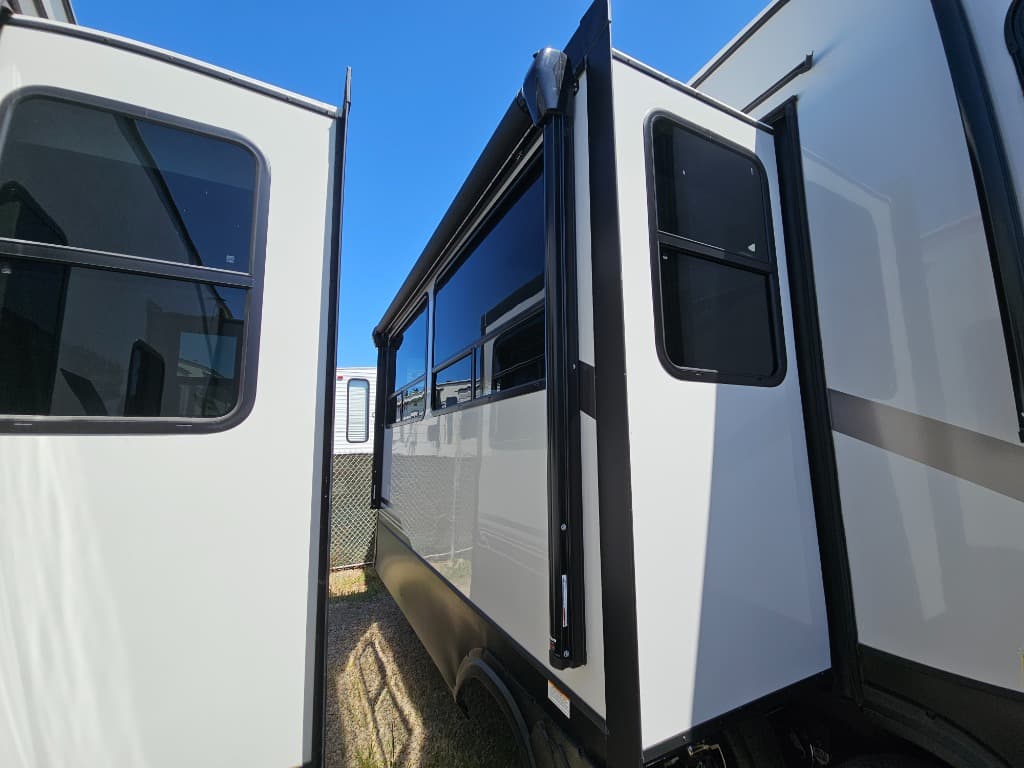 2025 Keystone RV 2025 Keystone RV Montana High Country - thumbnail 61