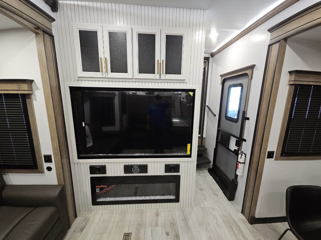 2026 Keystone RV 2026 Keystone RV Montana - thumbnail 11