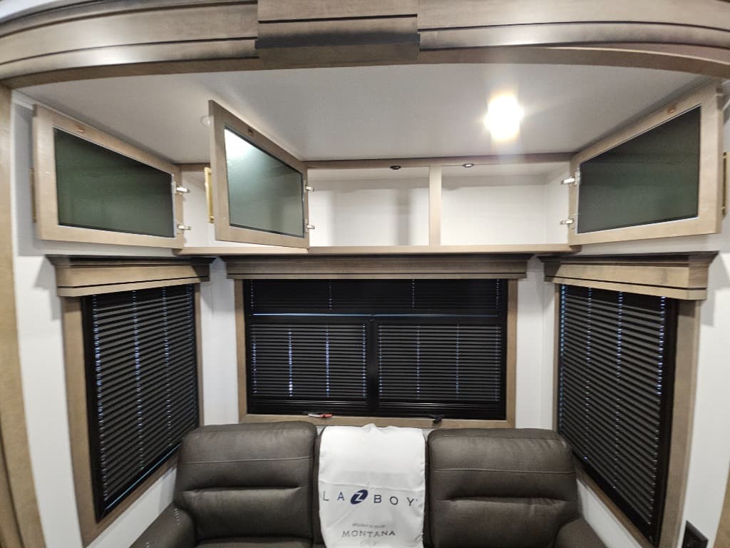 2026 Keystone RV 2026 Keystone RV Montana - thumbnail 17