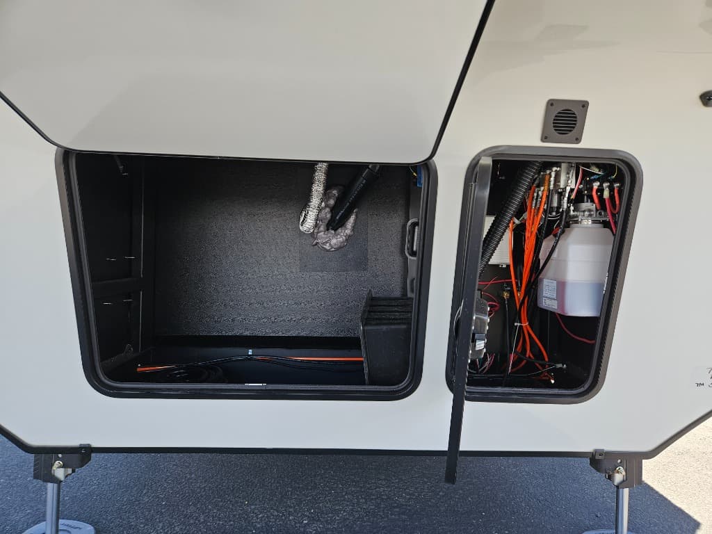 2026 Keystone RV 2026 Keystone RV Montana - thumbnail 52