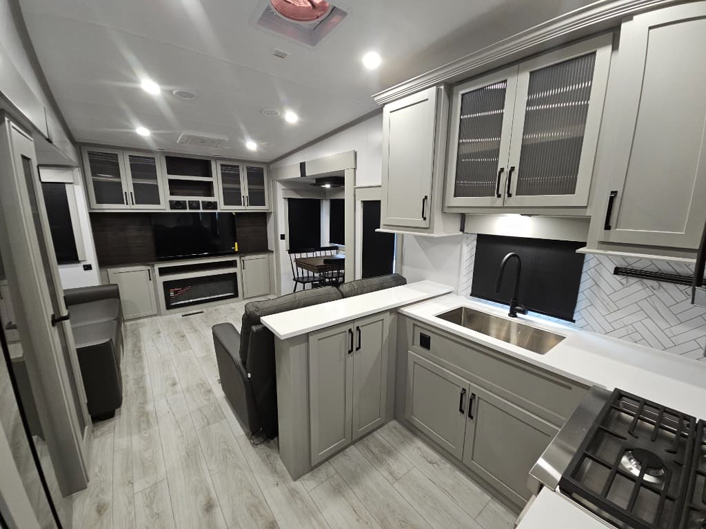 2026 Keystone RV 2026 Keystone RV Montana High Country - thumbnail 8