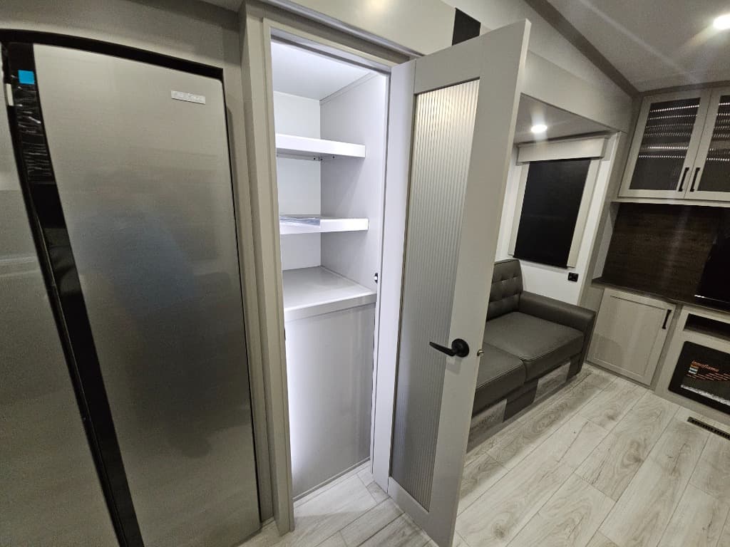 2026 Keystone RV 2026 Keystone RV Montana High Country - thumbnail 11