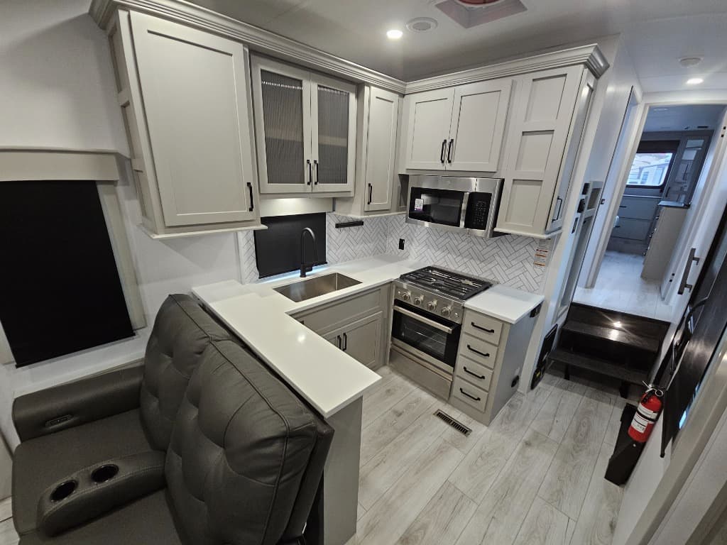 2026 Keystone RV 2026 Keystone RV Montana High Country - thumbnail 23