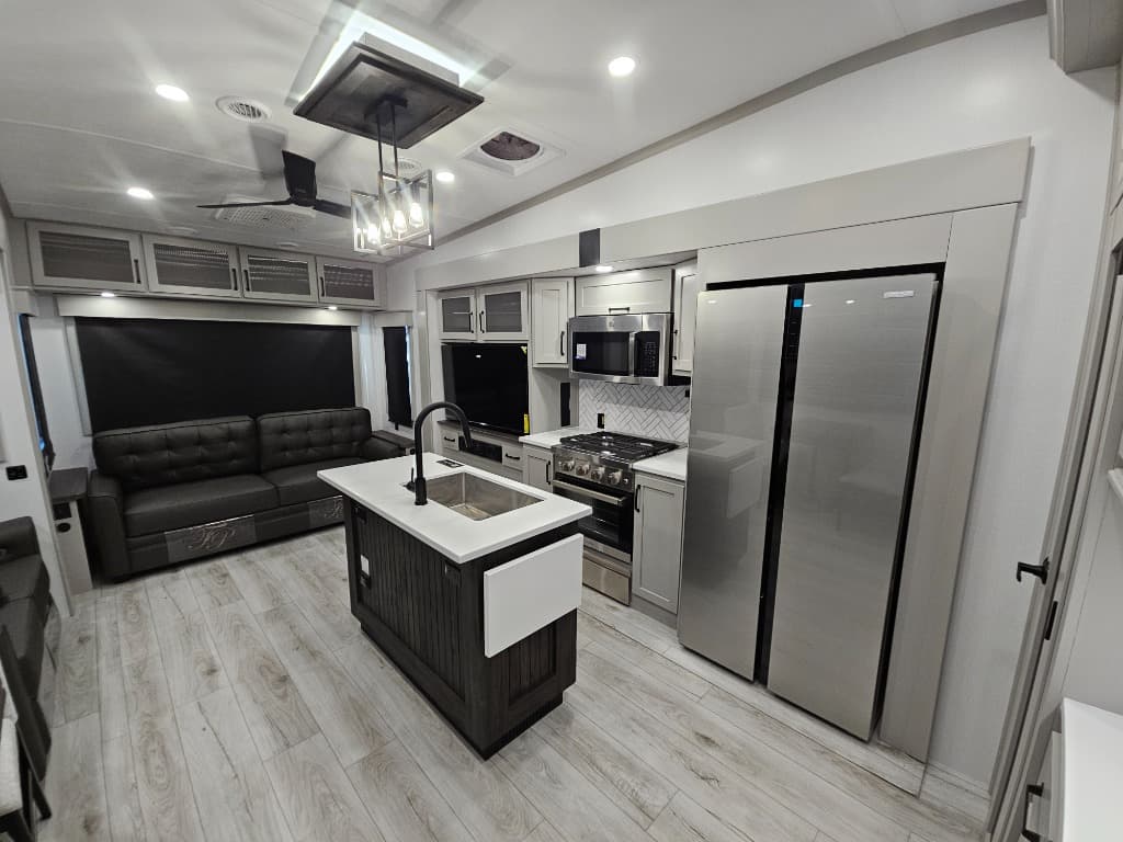 2026 Keystone RV 2026 Keystone RV Montana High Country - thumbnail 8