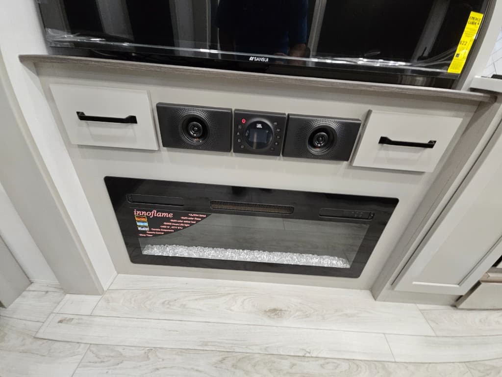 2026 Keystone RV 2026 Keystone RV Montana High Country - thumbnail 23