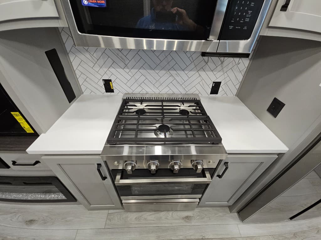 2026 Keystone RV 2026 Keystone RV Montana High Country - thumbnail 28