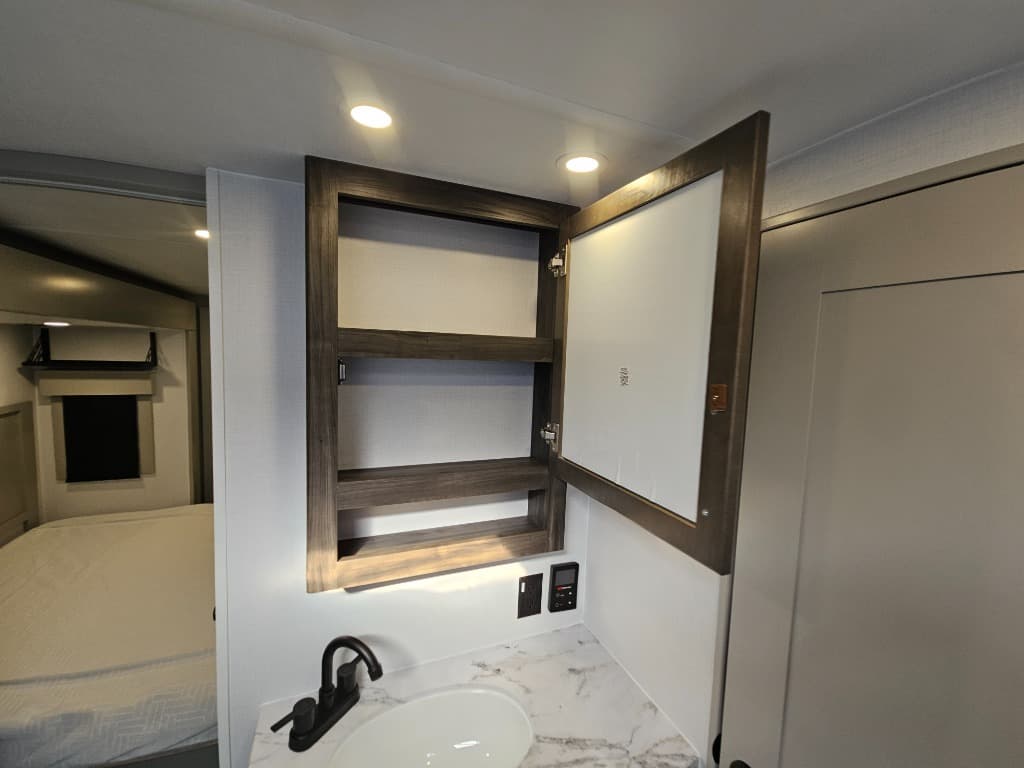 2026 Keystone RV 2026 Keystone RV Montana High Country - thumbnail 43