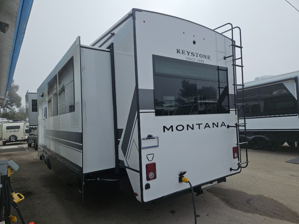 2026 Keystone RV 2026 Keystone RV Montana - thumbnail 5