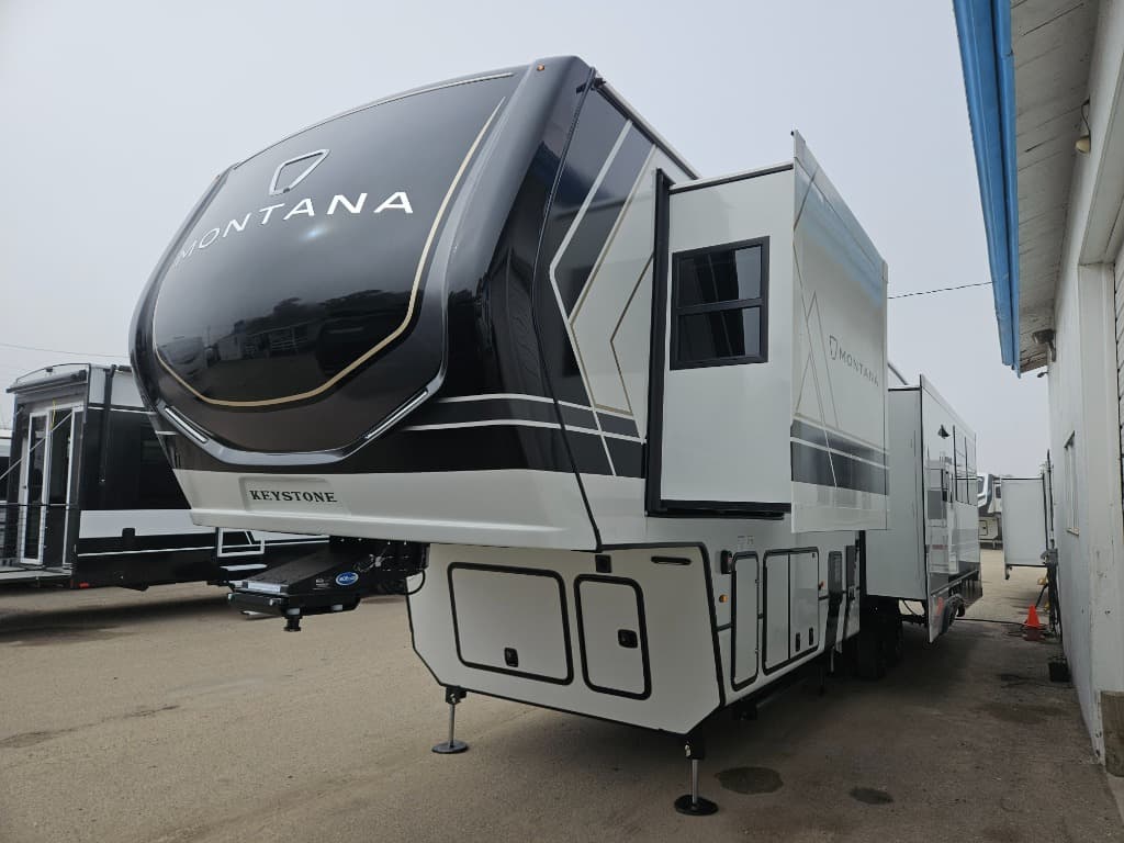 2026 Keystone RV 2026 Keystone RV Montana - thumbnail 6