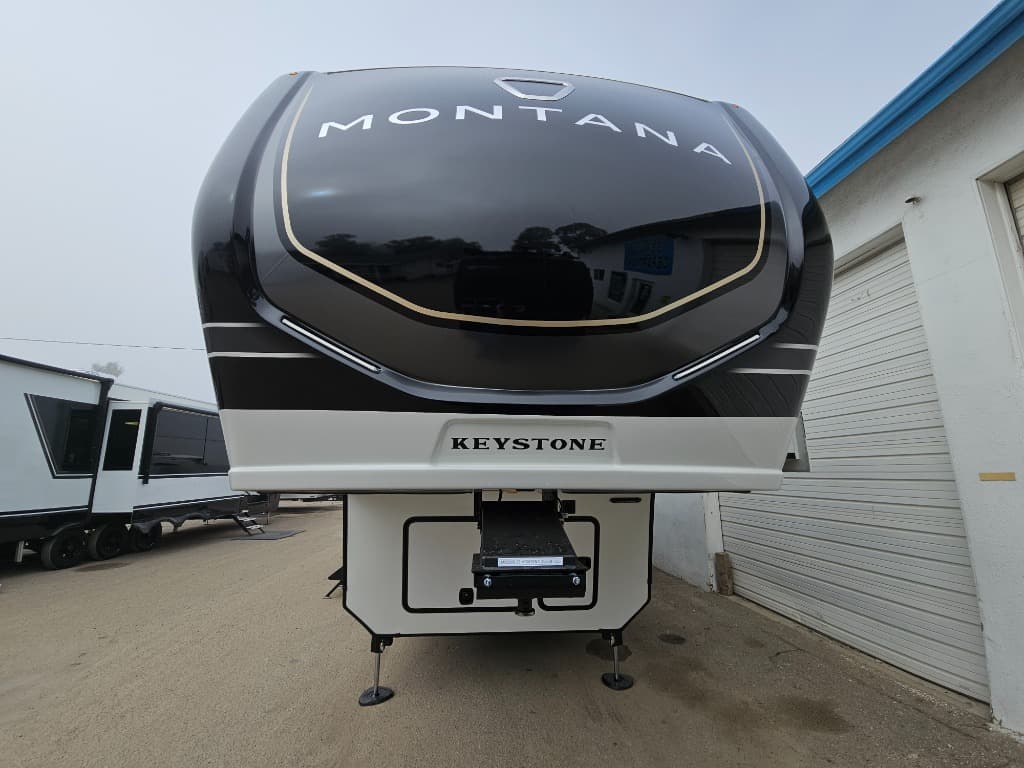 2026 Keystone RV 2026 Keystone RV Montana - thumbnail 7