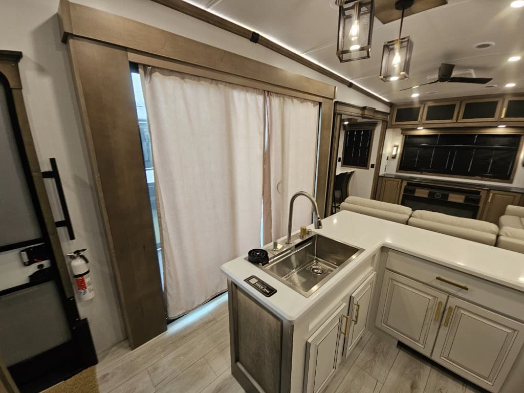 2026 Keystone RV 2026 Keystone RV Montana - thumbnail 9