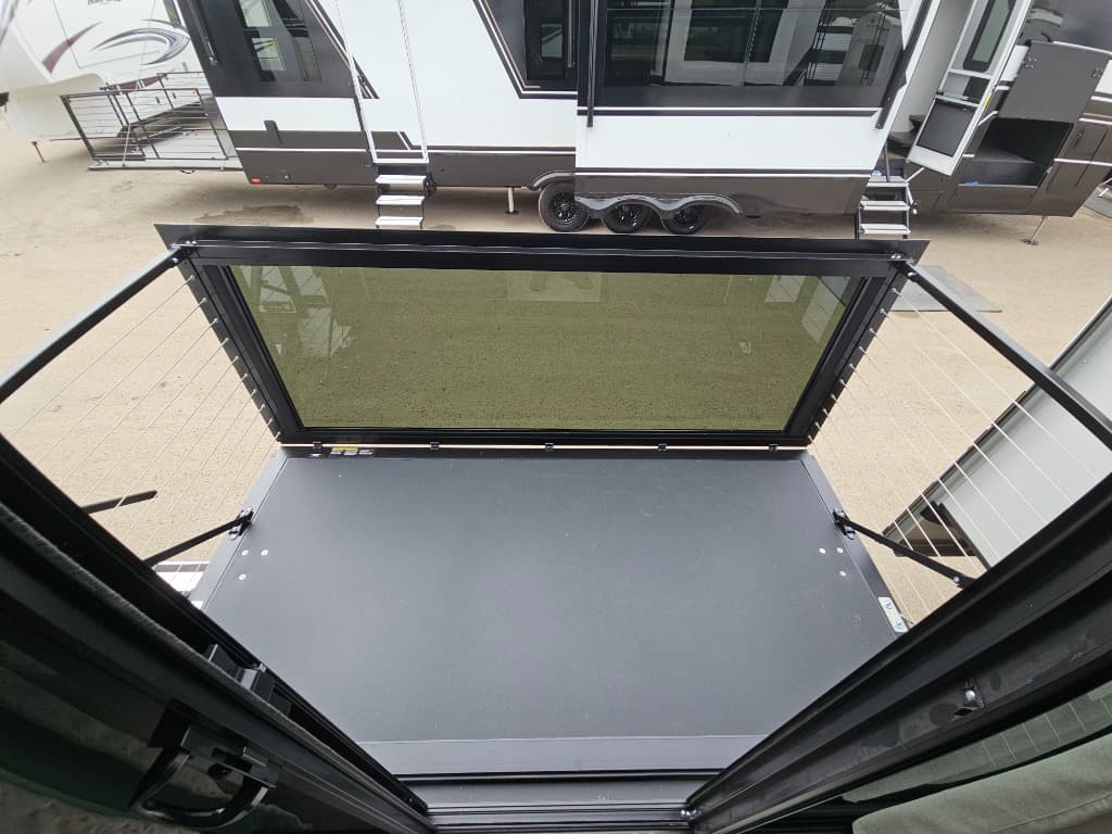 2026 Keystone RV 2026 Keystone RV Montana - thumbnail 11