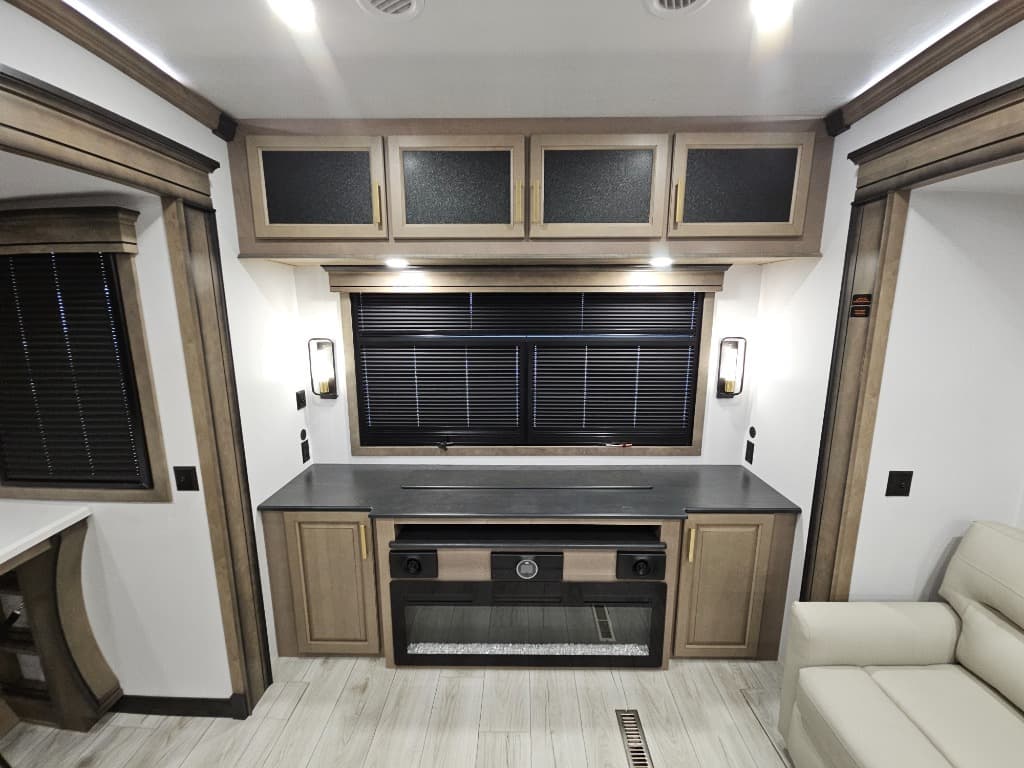 2026 Keystone RV 2026 Keystone RV Montana - thumbnail 15