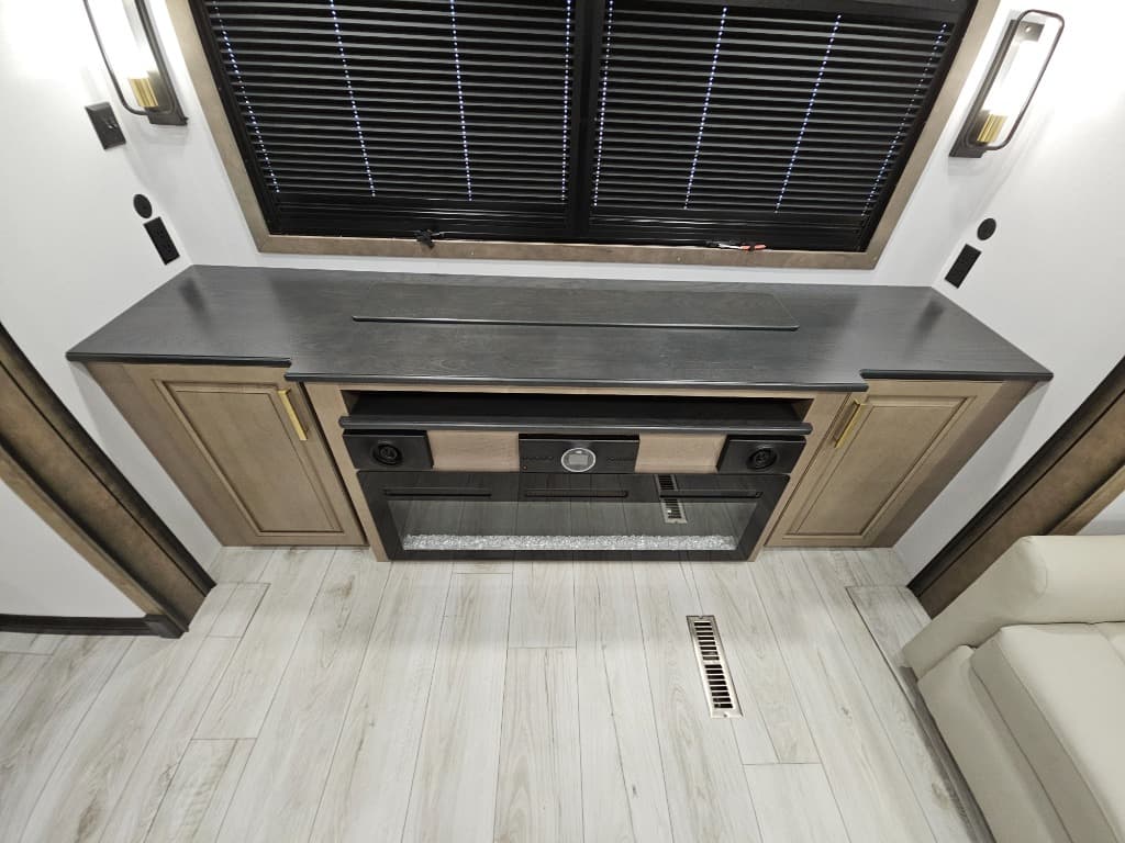 2026 Keystone RV 2026 Keystone RV Montana - thumbnail 17