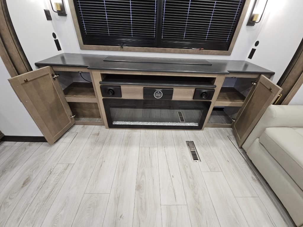 2026 Keystone RV 2026 Keystone RV Montana - thumbnail 19