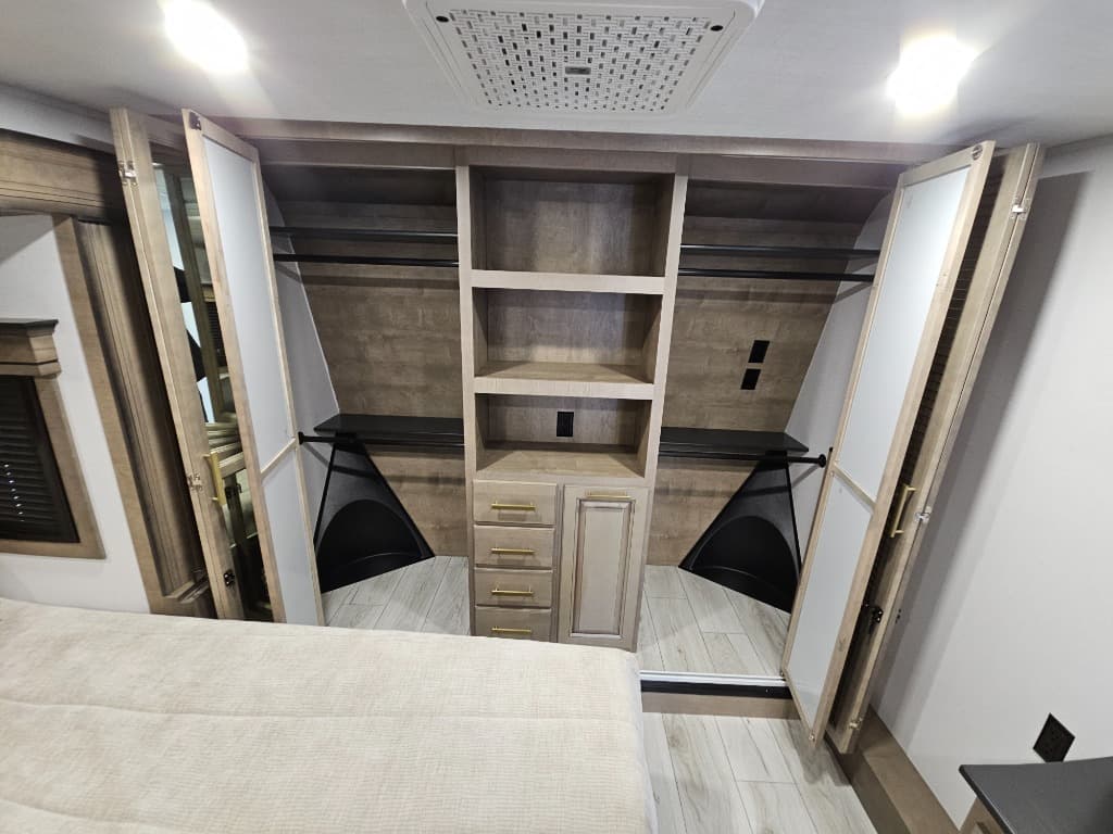 2026 Keystone RV 2026 Keystone RV Montana - thumbnail 53