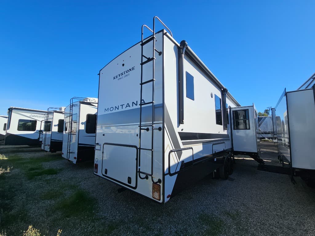 2026 Keystone RV 2026 Keystone RV Montana - thumbnail 3