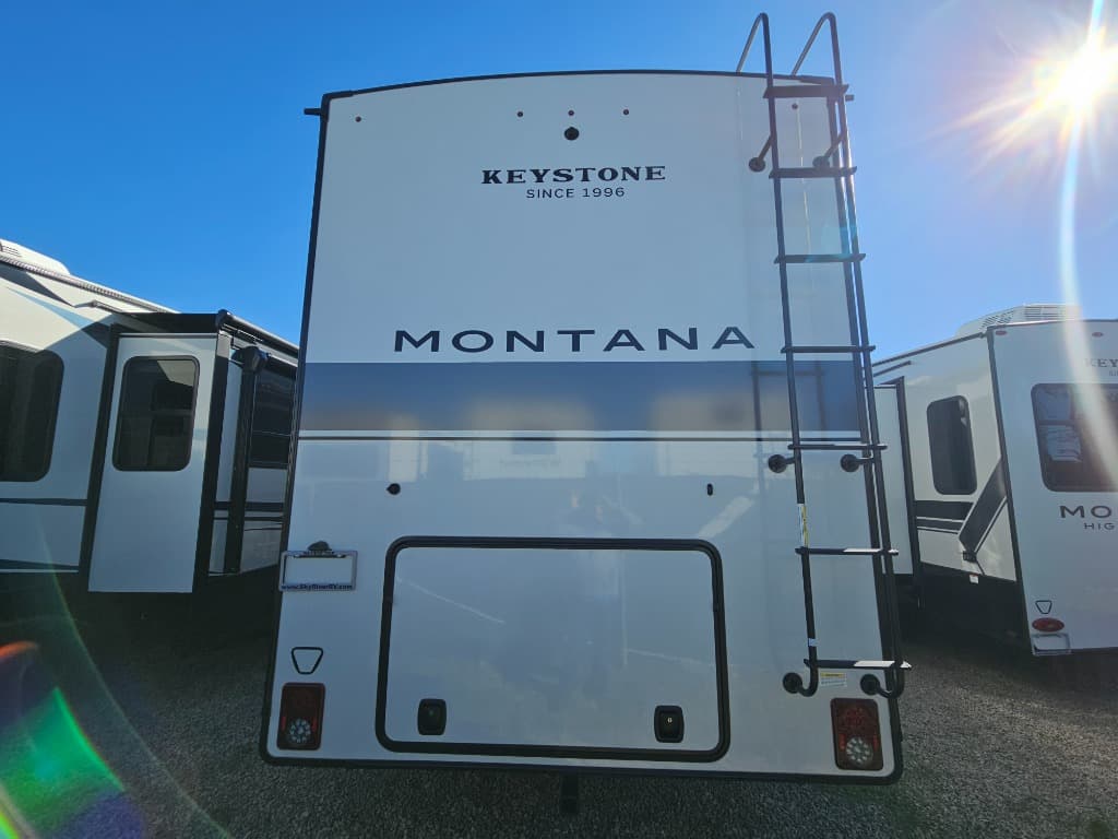 2026 Keystone RV 2026 Keystone RV Montana - thumbnail 4