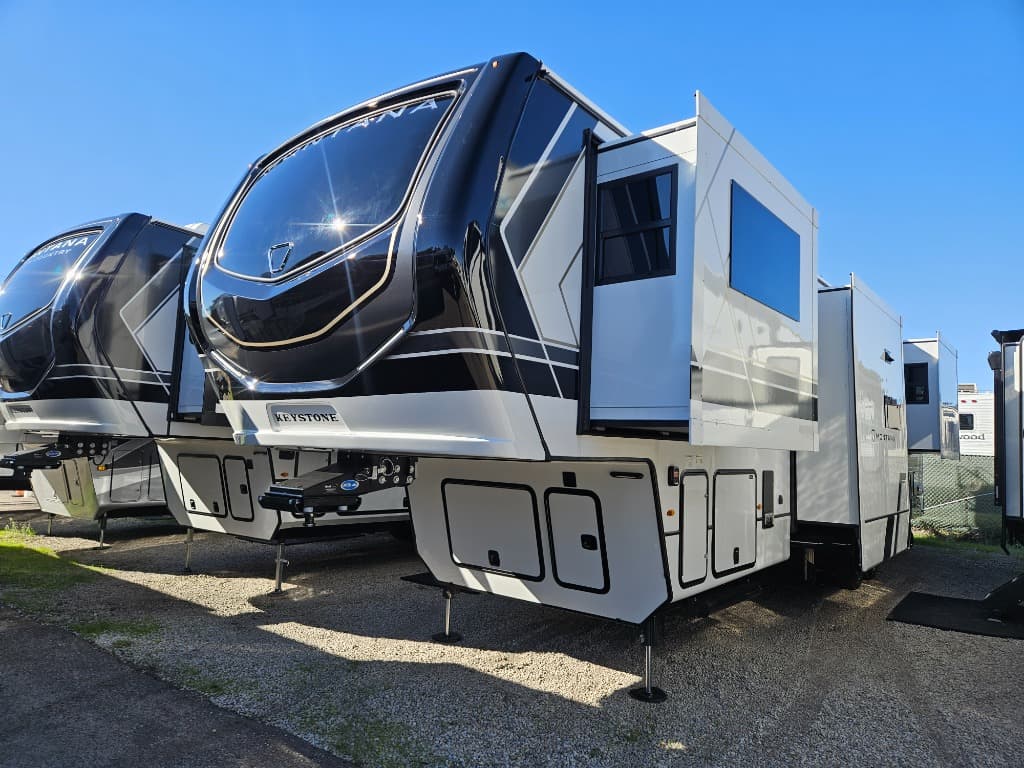 2026 Keystone RV 2026 Keystone RV Montana - thumbnail 7