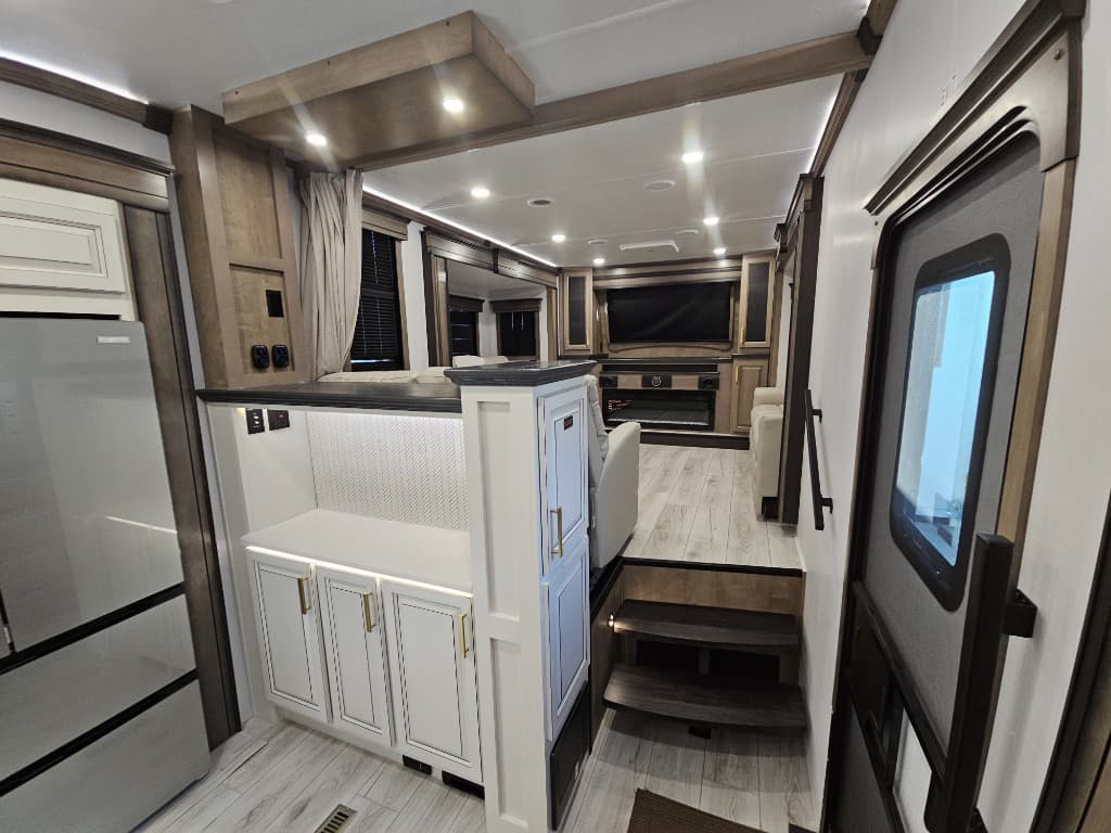 2026 Keystone RV 2026 Keystone RV Montana - thumbnail 9