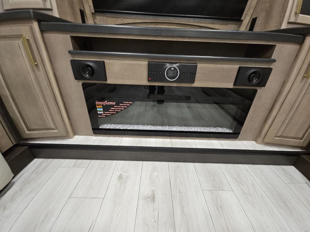 2026 Keystone RV 2026 Keystone RV Montana - thumbnail 13