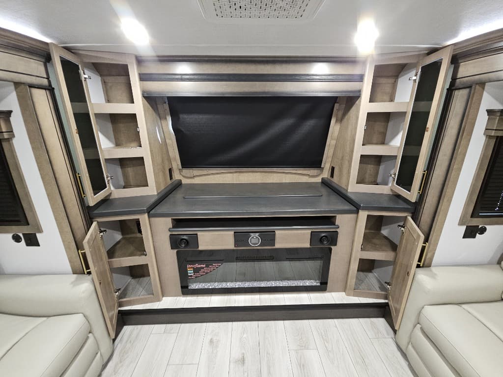 2026 Keystone RV 2026 Keystone RV Montana - thumbnail 14