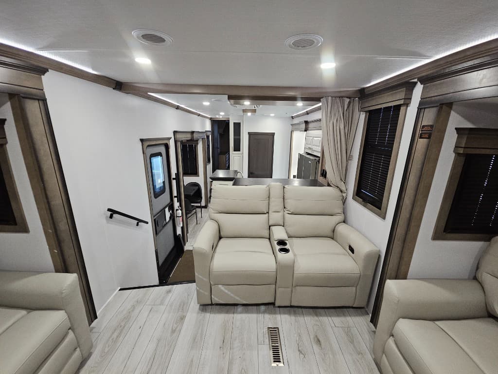 2026 Keystone RV 2026 Keystone RV Montana - thumbnail 17