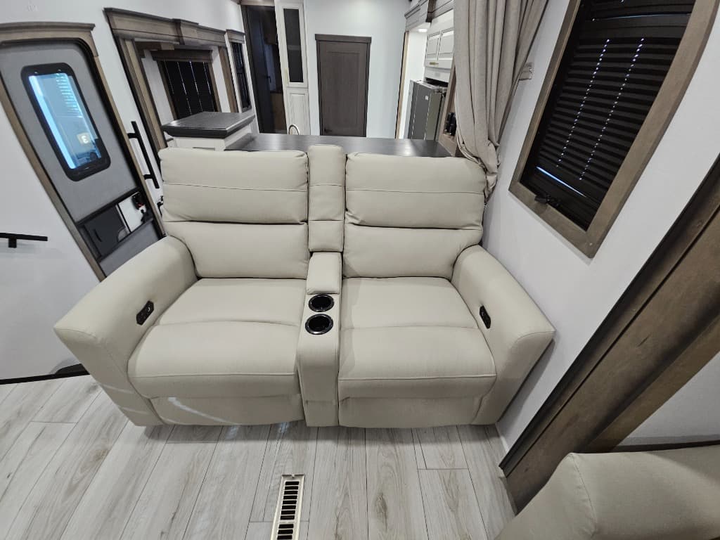 2026 Keystone RV 2026 Keystone RV Montana - thumbnail 18